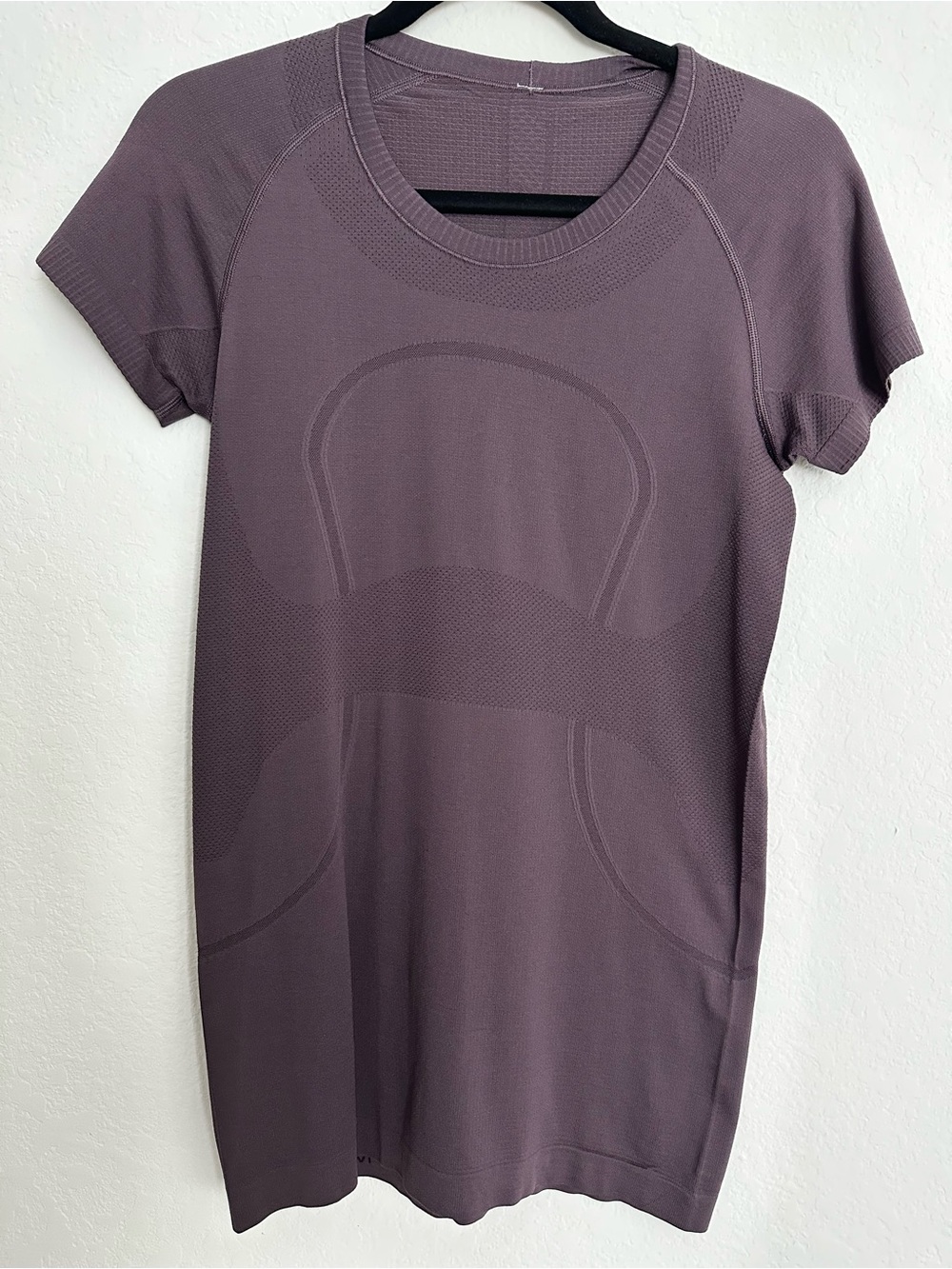lululemon athletica Swiftly Short Sleeve Top-Size 8 Purple